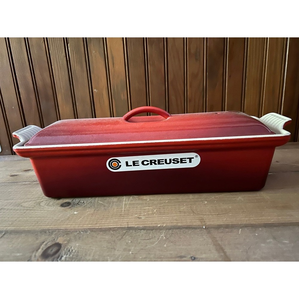 Le Creuset Enameled Cast Iron Pate Terrine 32 Cerise Red 1.5 Qt Baker with Lid